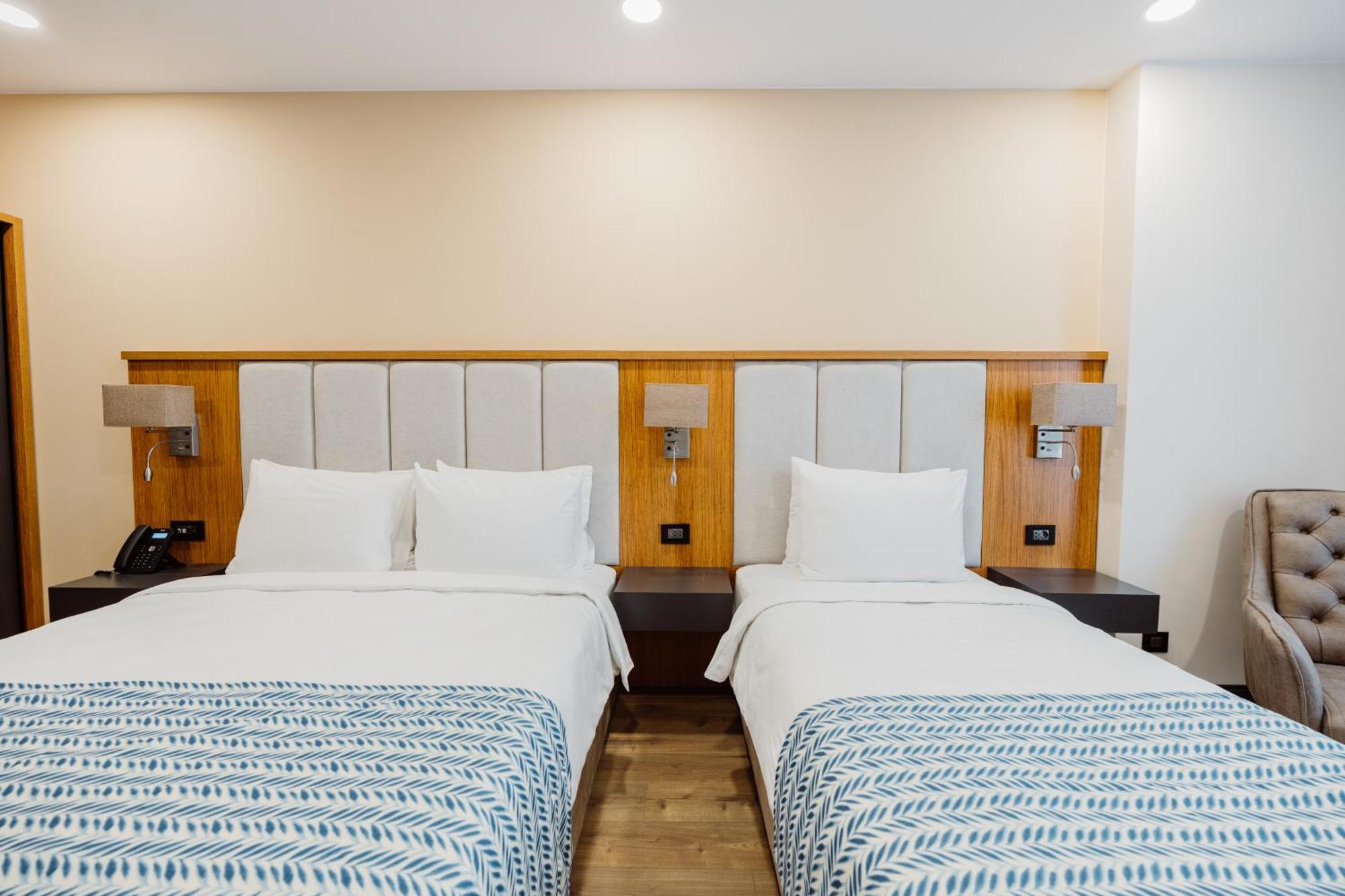 Best Western Plus Batumi Exterior foto